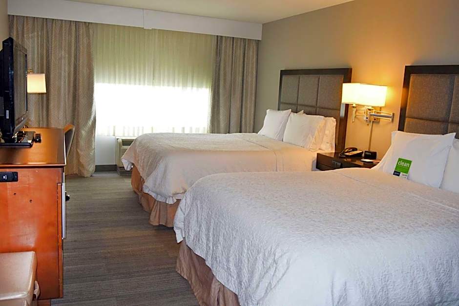 Hampton Inn & Suites By Hilton Calgary University Northwest