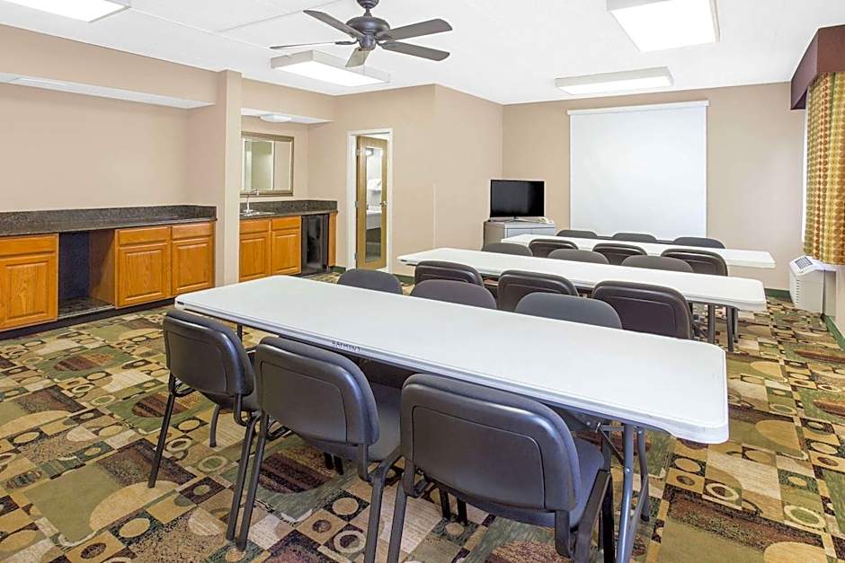 Baymont by Wyndham Janesville