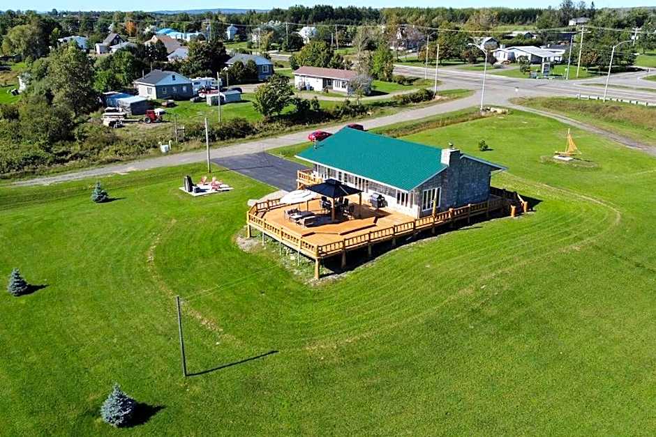 The Simeon - Upscale Bay Views by Doorbed