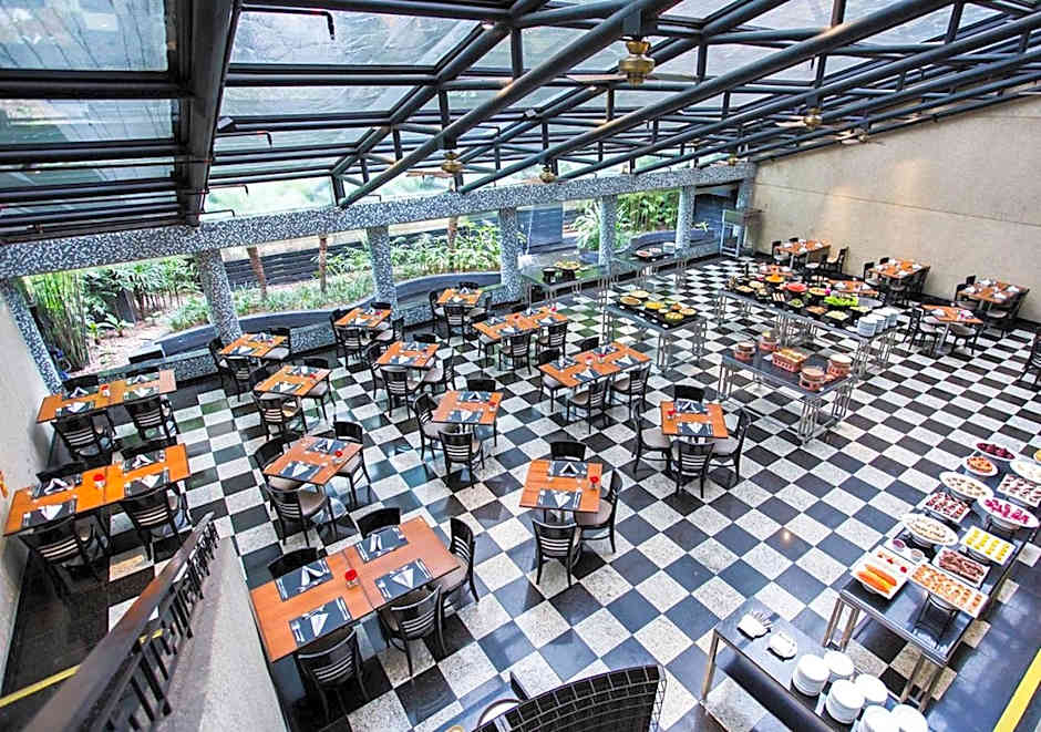 Estanplaza Funchal Faria Lima