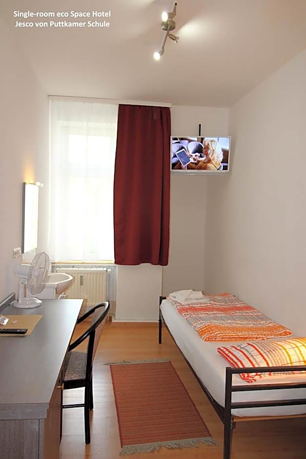 Space Hotel im Campus der JvP Schule