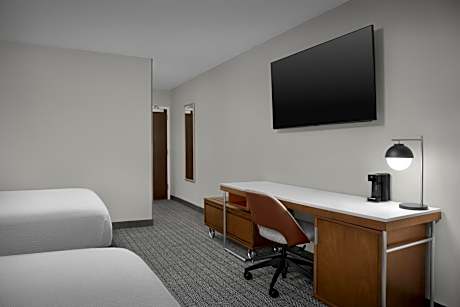 Queen Room with Two Queen Beds - Hearing Accessible