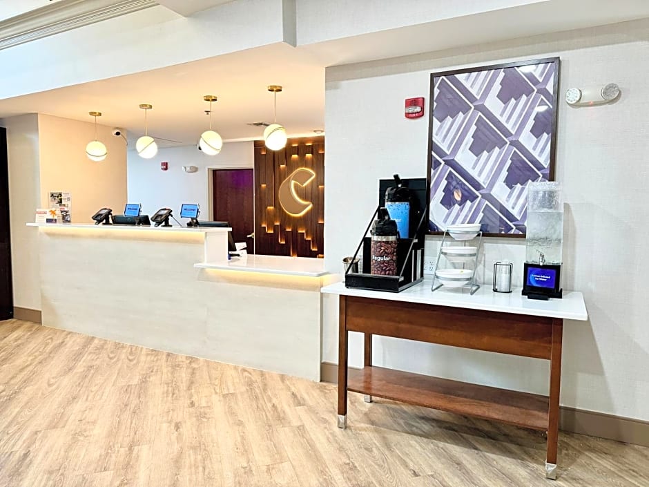 Comfort Suites East Brunswick - South River