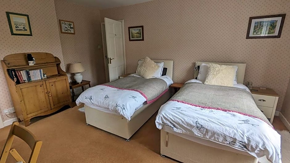 Hazler Lodge guest house