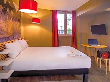 Standard room with 2 separate beds