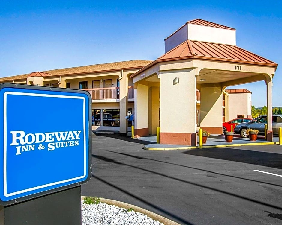 Rodeway Inn & Suites North Clarksville