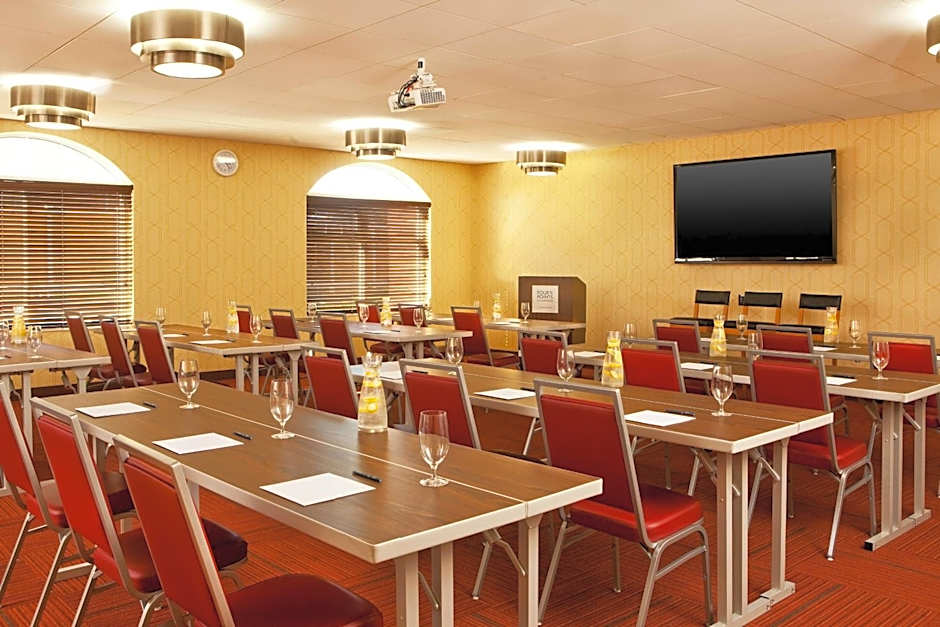 Four Points By Sheraton Louisville Airport