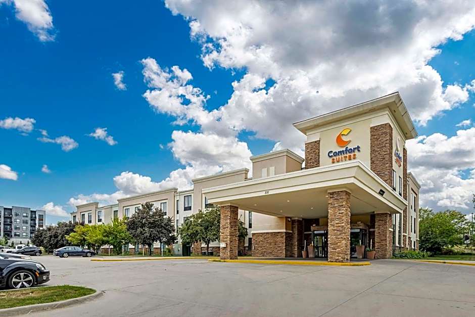 Comfort Suites East Lincoln - Mall Area
