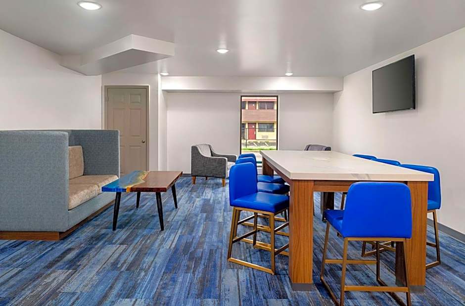 La Quinta Inn & Suites by Wyndham Columbus Airport Reynoldsburg