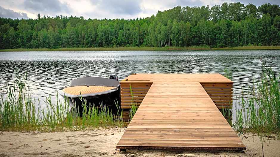 PRZYSTAŃ WYGONIN knéżka i wino