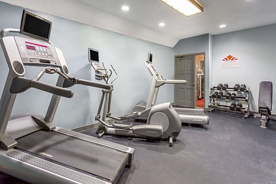 Hawthorn Suites By Wyndham North Charleston