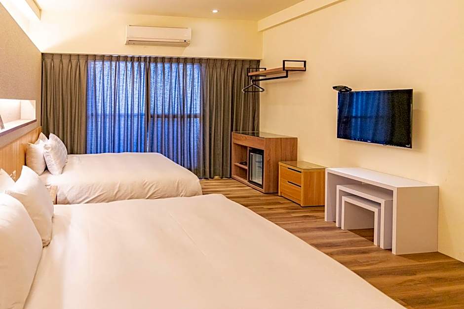 Traveller Inn - Book Haus