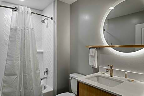 1 Bedroom Suite, Queen, Sofa bed