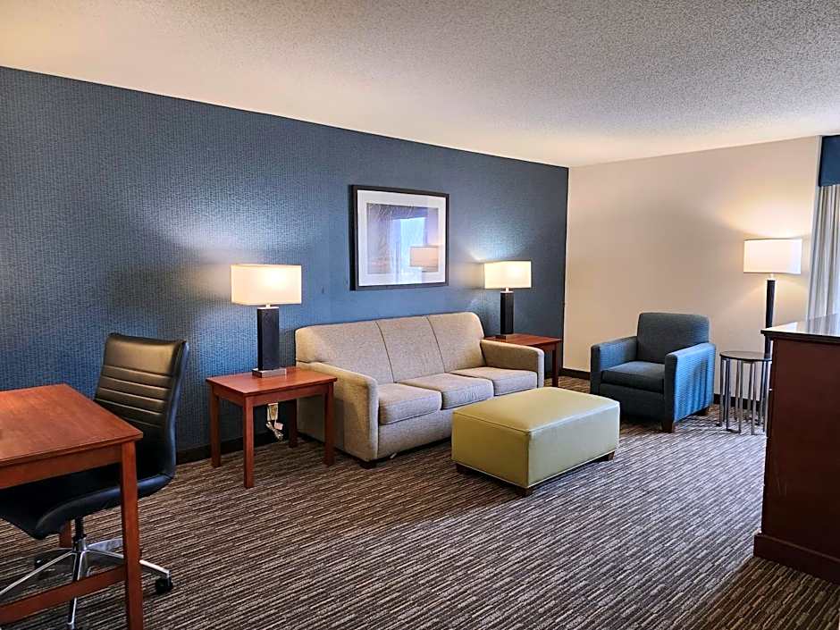 Heritage Inn & Suites St. Louis/Fenton, Trademark by Wyndham