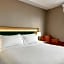 Holiday Inn - LIC - LaGuardia West, an IHG Hotel