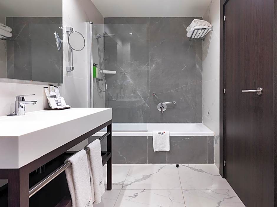 Intur Palacio San Martin