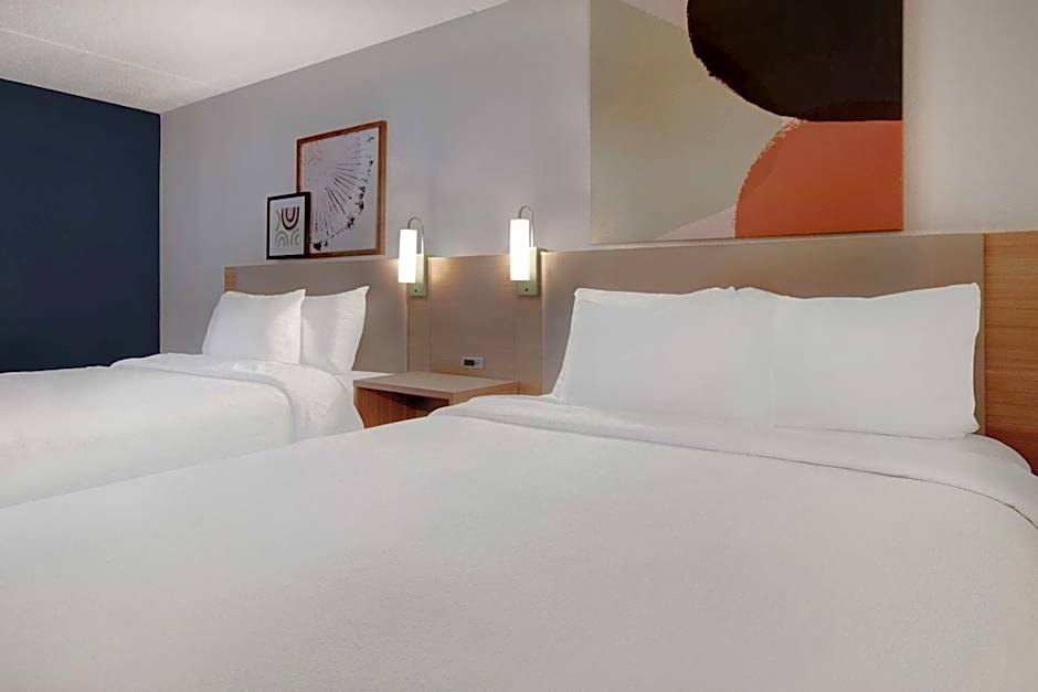 Spark by Hilton Rochester University Area