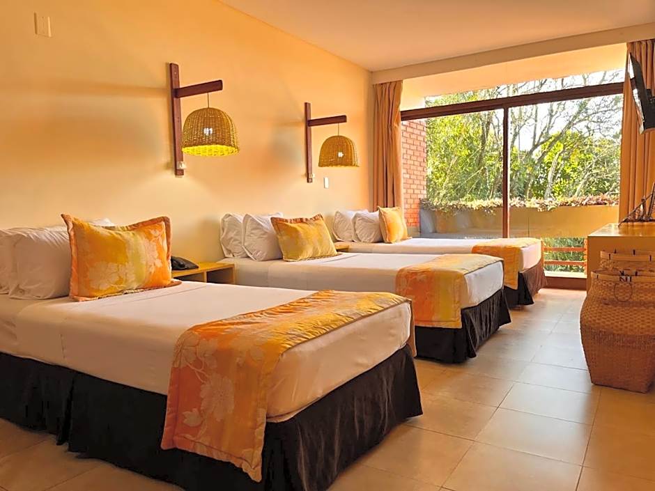 Hotel Raices Esturion