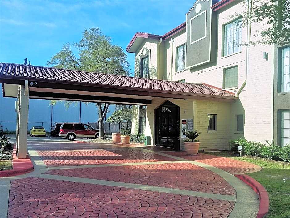 Red Roof Inn & Suites Houston - Hobby Airport