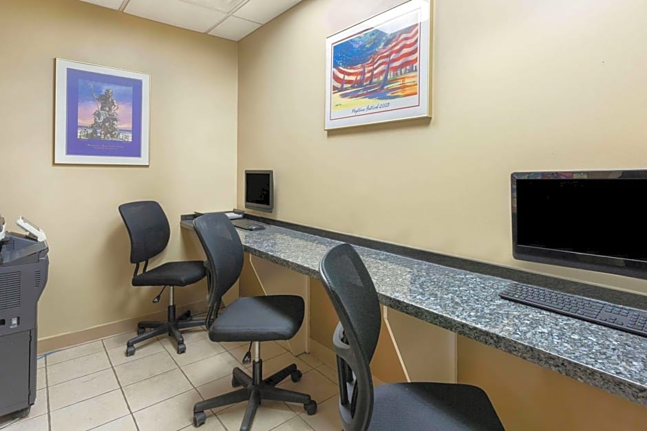 Ramada Plaza by Wyndham Virginia Beach