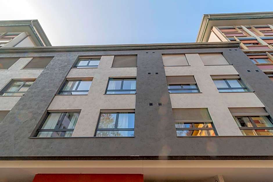 YUGOGO PELLICO 8 Trento Centro