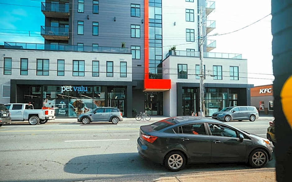 Luxury 1BR Penthouse Apt In Central Halifax