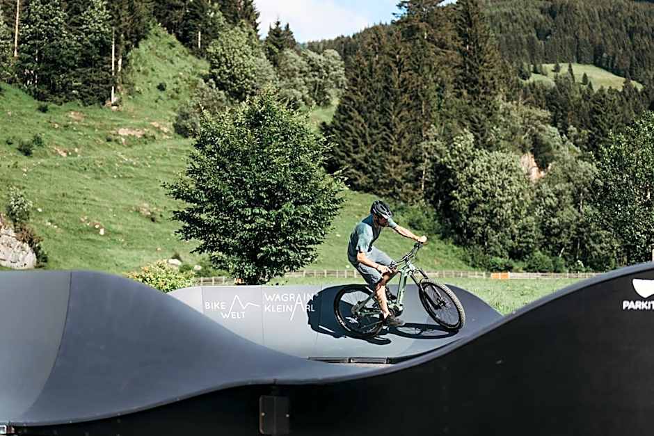 JoAnn suites & apart