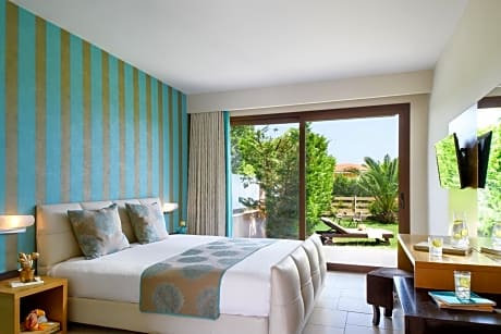 Junior Suite with Private Pool and Garden View