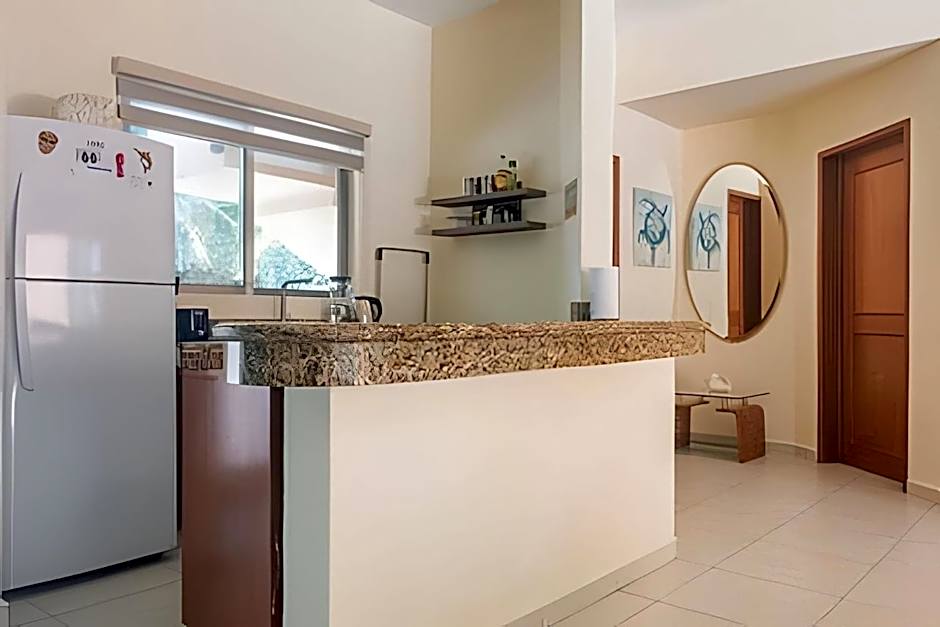 Cozy Place/WiFi/Beach 10 min Walk/Private Pool