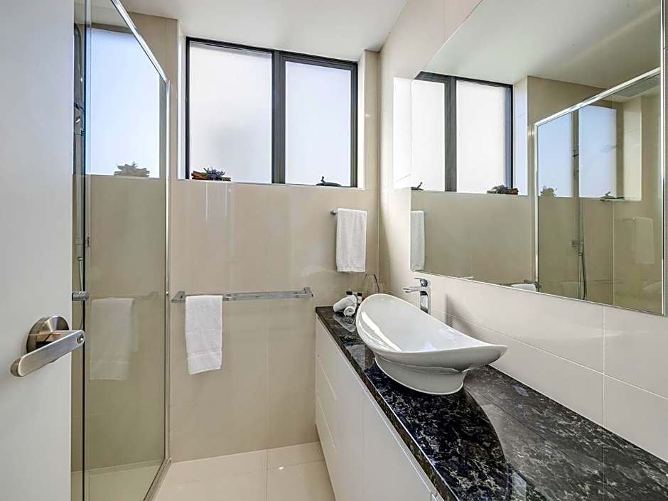 Meridian Alex Beach Apartments