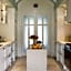 Huka Lodge, Beckons