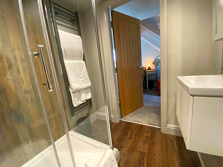 The Hive at Poppi-Red