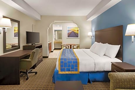 1 King Bed Studio Suite Non-Smoking