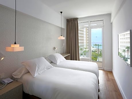 Premium Twin Room with Partial Sea View