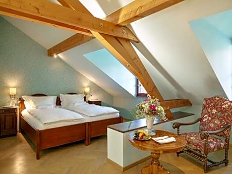 Hauser Suite