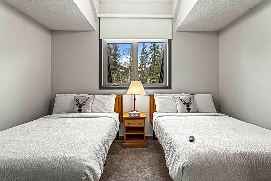 Mystic Chalet managed by Little Sister Getaways