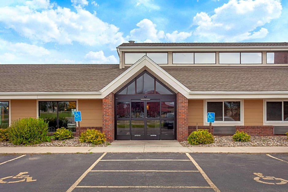 AmericInn by Wyndham Willmar