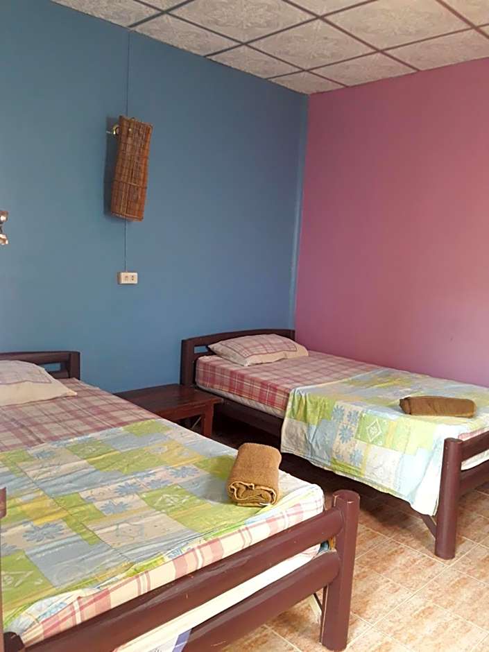 Jungle Hut Bungalows & Hotel