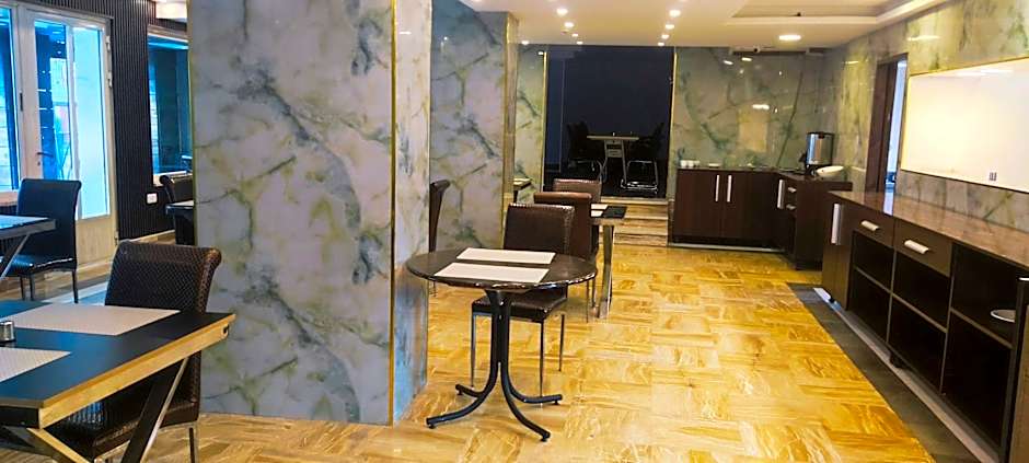 Golden Hotel