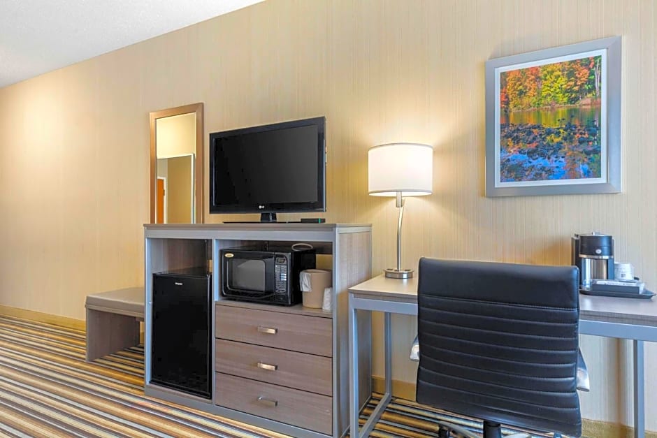 Best Western Plus New England Inn & Suites