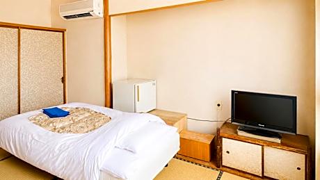 Single Room with Shared Bathroom