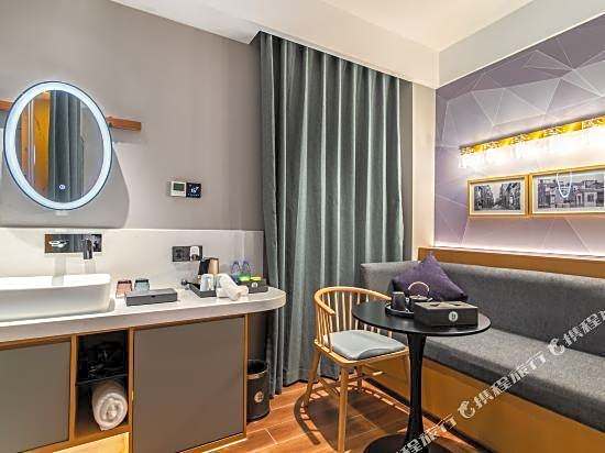 Weilaideng Hotel (Guangzhou Zhujiang New Town Jinan University Store)