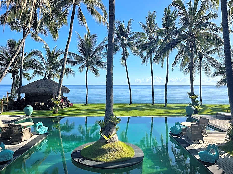 LOUKA BEACH BALI