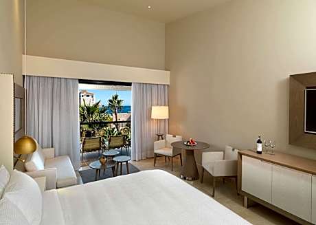 JUNIOR SUITE-OCEAN VIEW 3 ADULTS