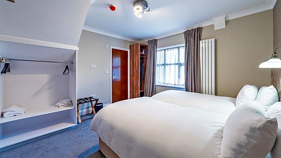 Uno Thames Hotel