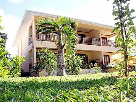 Pirogue Lodge