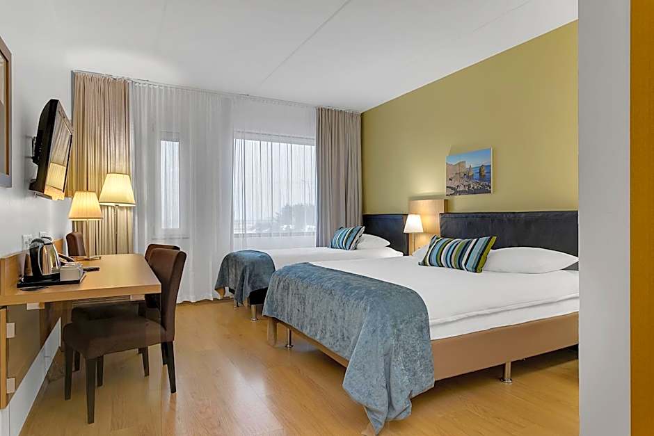 Airport Hotel Aurora Star