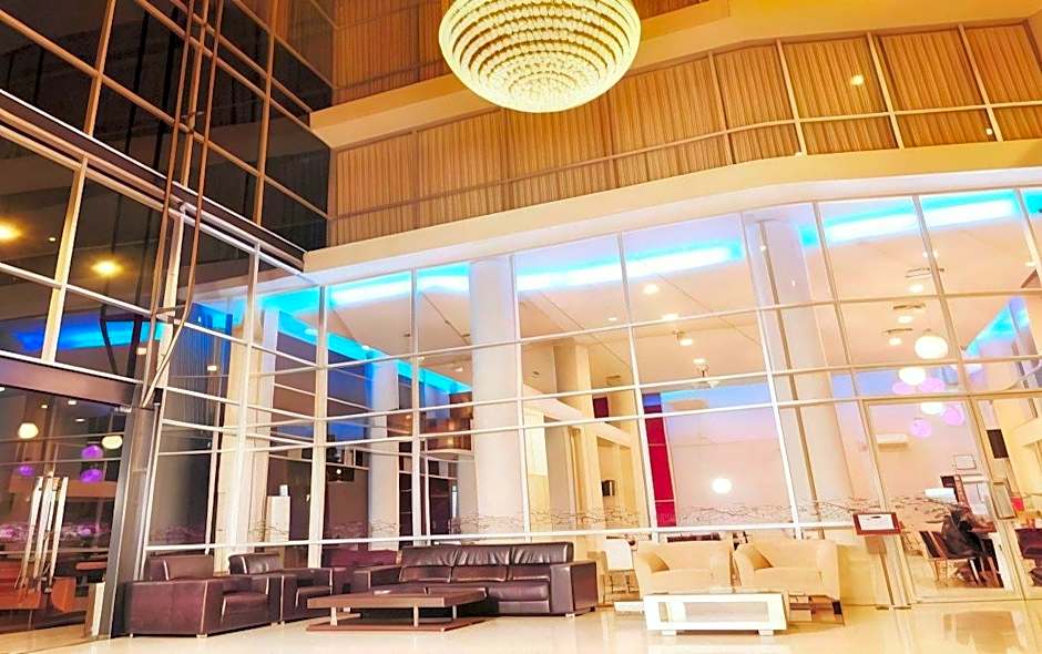 Royal Hotel N' Lounge