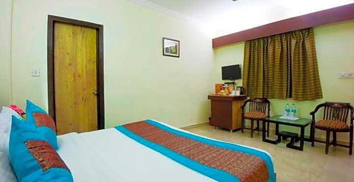 Capital O 2382 Hotel White House Continental