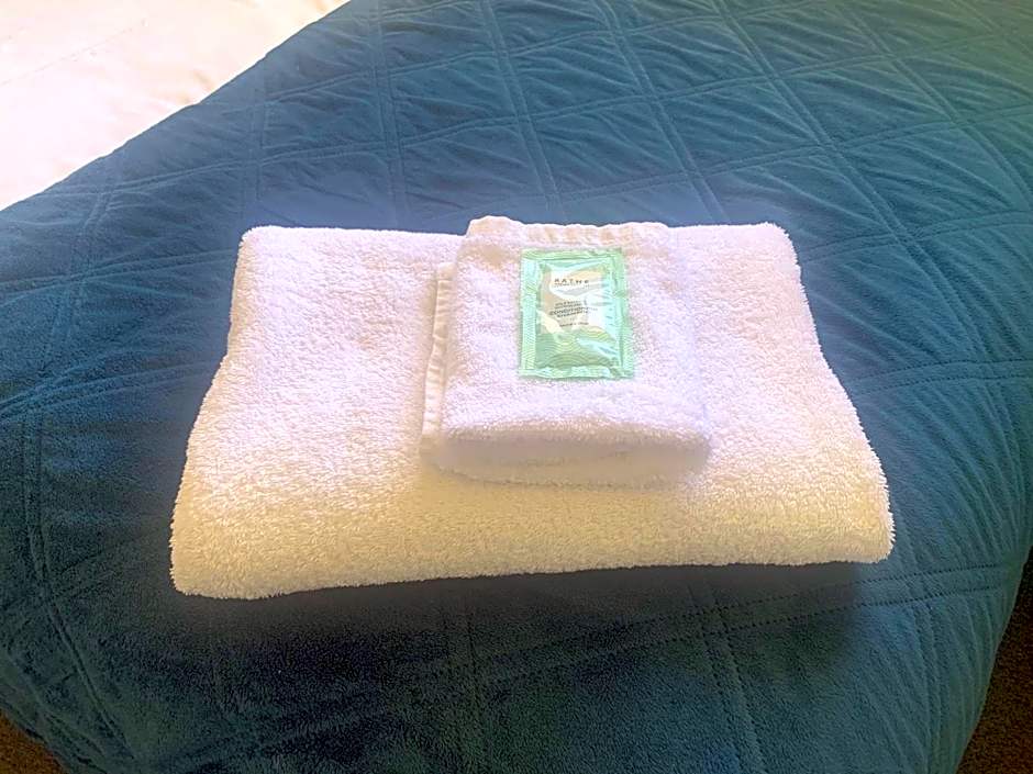 FatOwl Motel, Bar & Eatery